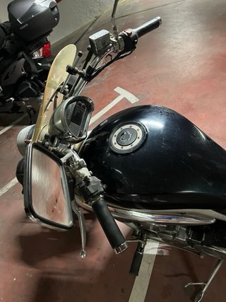Hyosung Aquila 650 Cruiser Negra