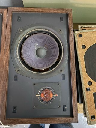 Altavoces Advent 1