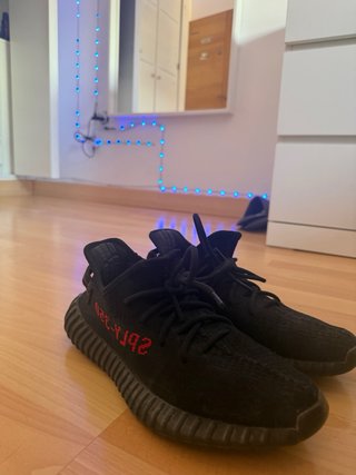 Adidas Yeezy Boost 350 Negras Letras Rojas talla43