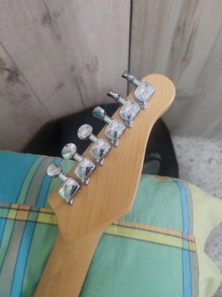 Guitarra zurda Godin Session (MADE IN CANADA)