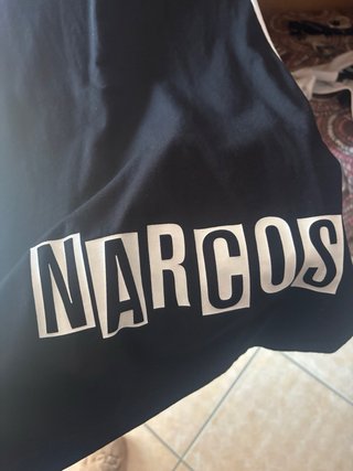 Vestito NARCOS con zip e bande
