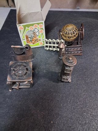 Lote 4 figuras miniatura