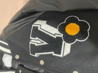 Chaqueta Bomber Bershka Negra y Blanca