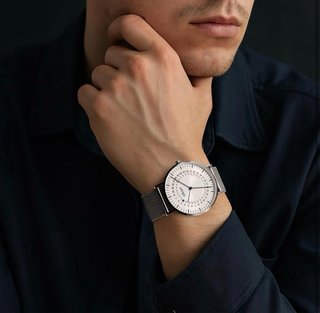 Reloj de fabricación suiza