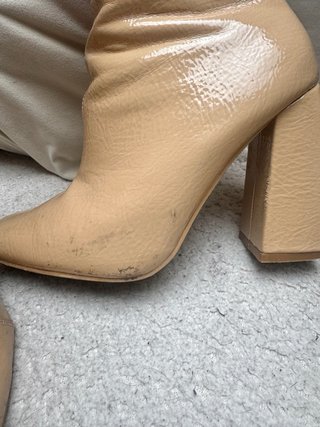 Botas Beige Tacón Bloque Charol