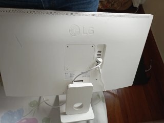 Monitor LG Smart Blanco 27 pulgadas