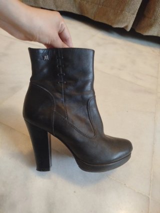 Botines de tacón negros