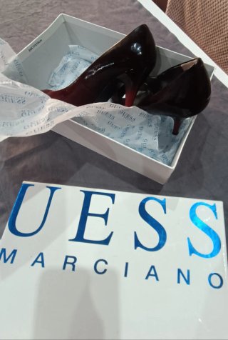 Zapatos Guess Tacón Rojo y Negro