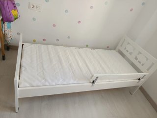 URGE: Cama infantil blanca IKEA + barrera+ colchon