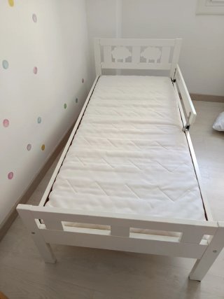 URGE: Cama infantil blanca IKEA + barrera+ colchon