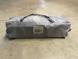 Cuna de viaje portátil gris