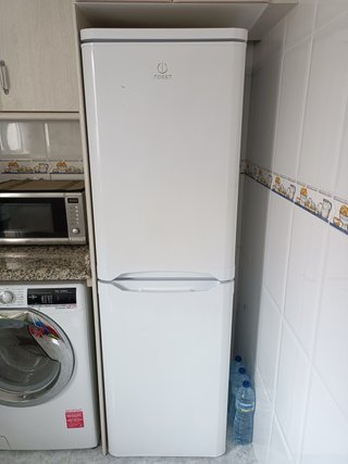 Nevera blanca Indesit