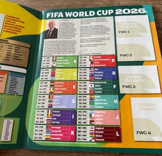 Álbum Panini Mundial 2026 + 70 cromos. CON LAMINE.