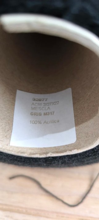 Cono lana gris oscuro