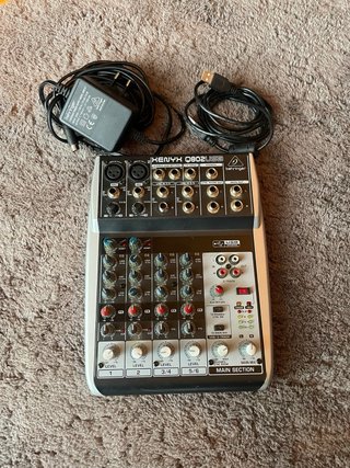 Behringer Xenyx Q802USB Mixer