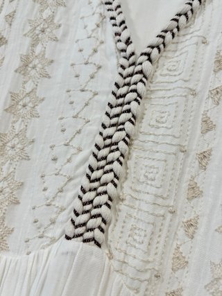 Vestido ZARA blanco bordado
