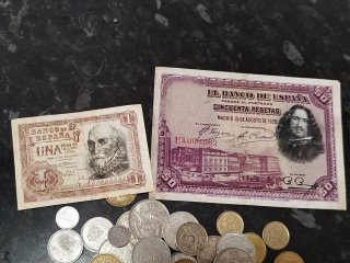 Lote 100 monedas y 2 billetes españoles