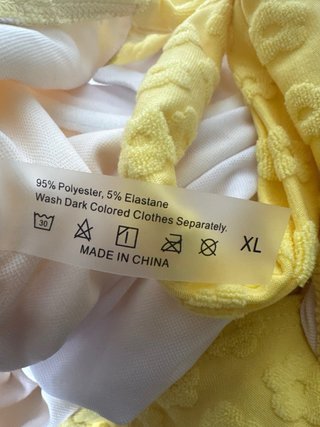Costume da bagno retro giallo stile Pin-up