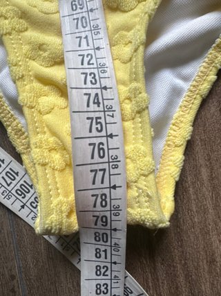 Costume da bagno retro giallo stile Pin-up