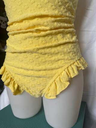 Costume da bagno retro giallo stile Pin-up