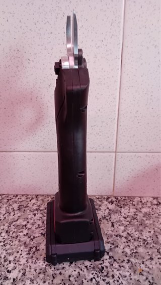 Motosega e Forbici a Batteria Nuove