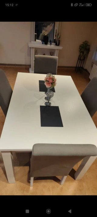 Comedor blanco 4 sillas grises