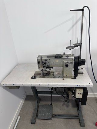 Máquina de coser industrial ADLER