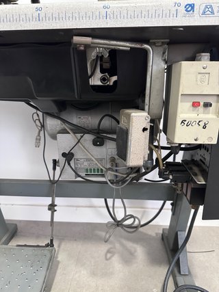 Máquina de coser industrial ADLER