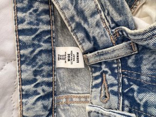Jeans vaqueros desgastados azules