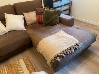 Sofá modular  marrón precio original 1800€