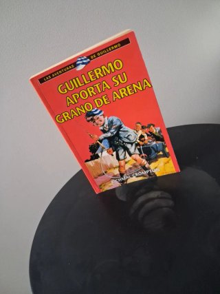 Libro bastante antiguo pero super bien cuidado