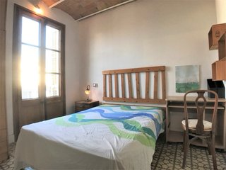Alquilo habitación grande con balcon