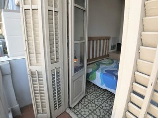 Alquilo habitación grande con balcon
