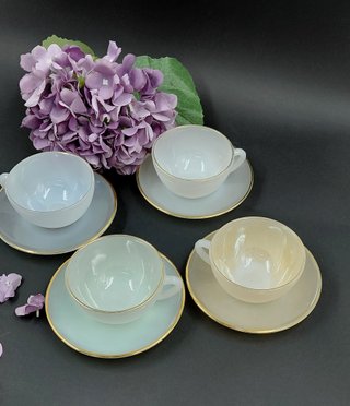 Set 4 Tazzine Arcopal Vintage