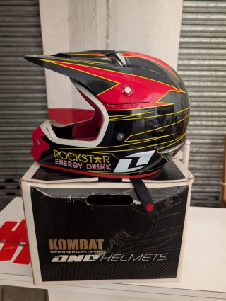 Casco Motocross One Industries Kombat Rockstar