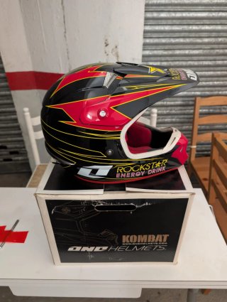 Casco Motocross One Industries Kombat Rockstar