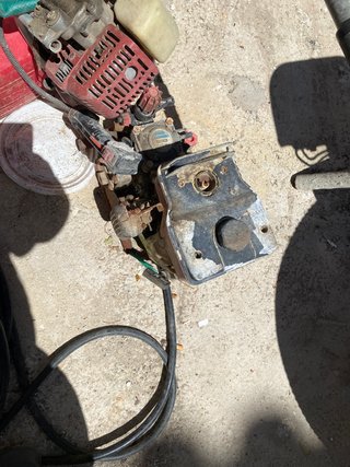 Máquina de sofata y corta hierba