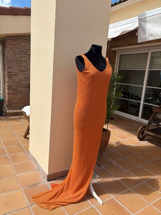 Vestido naranja brillante de pedrería