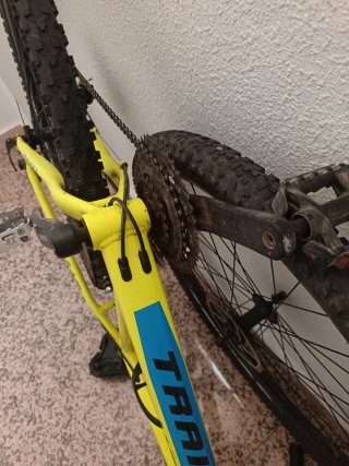 Bicicleta Montaña Amarilla Rota
