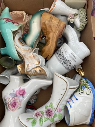 Zapatos de porcelana decorativos