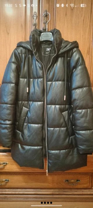 Plumífero Zara negro efecto encerado