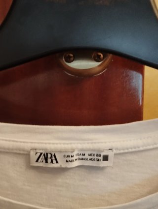 Camiseta Zara Flores Blancas