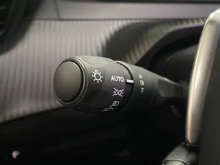 Peugeot 2008 Allure Hybrid 1.2 145CV eDCS6 MHEV!!!