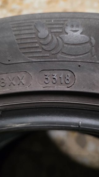Michelin 215/55 R17 Neumático