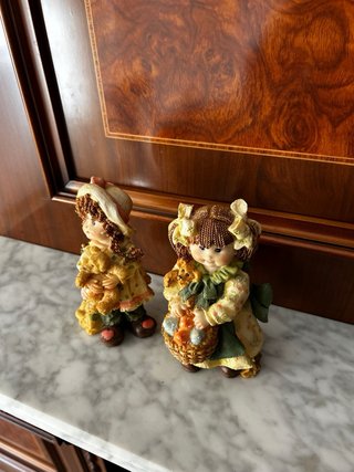 Figuras Niñas con Ositos y Cesta
