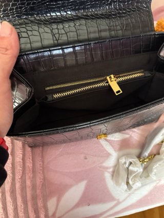 Borsa in pelle nera a effetto coccodrillo da donna