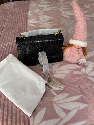 Borsa in pelle nera a effetto coccodrillo da donna