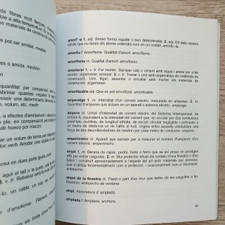 Lletra A. Diccionari d'arquitectura i construcció