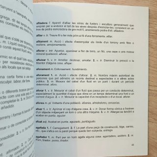 Lletra A. Diccionari d'arquitectura i construcció