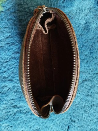 Cartera neceser de piel marrón